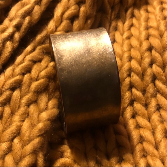 Gold cuff bracelet - Picture 3 of 4